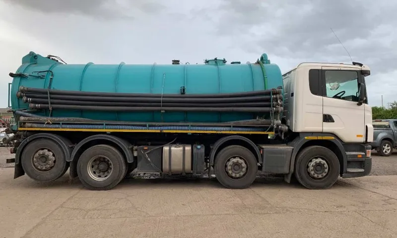 Rigid tanker